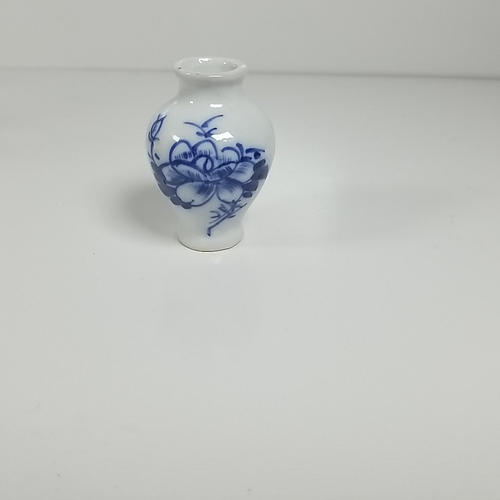 Chinese Miniature Porcelain Vase 20Th Century Blue and White Republic Period